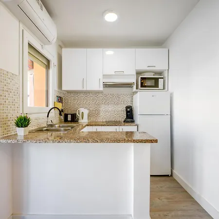 Charming Near * إمبوريابرافا