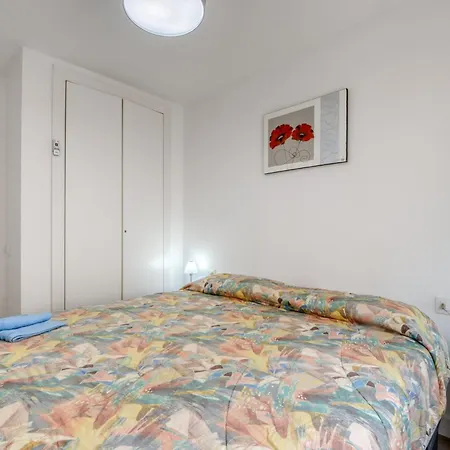 Charming Near إمبوريابرافا