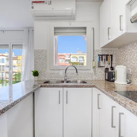 Charming Near Apartment Empuriabrava